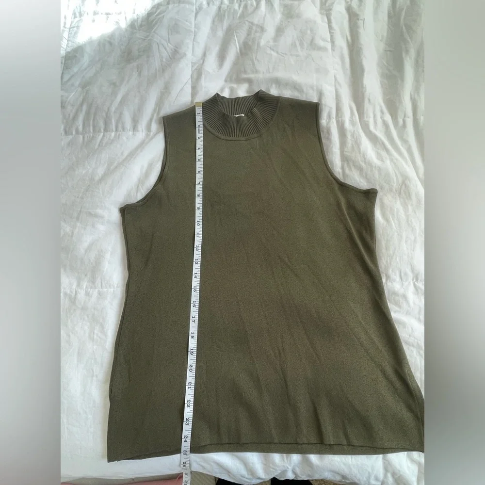 Exclusively Misook Sleeveless Knit Shell Top Olive Green Size M Mock Neck - Picture 7 of 7